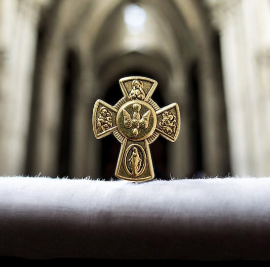 METAL PIN ON CARD, CONFIRMATION CROSS – GOLD